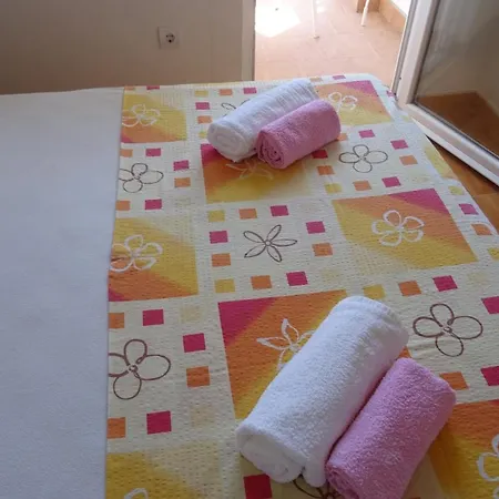 Neda Apartament *