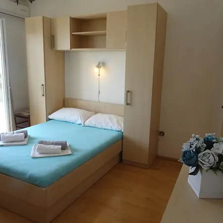 Neda Apartment *